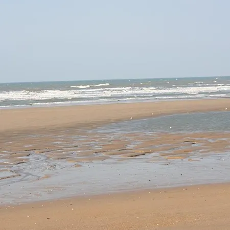 Dom wakacyjny Nice 33m With Terrace Near The Beach Varaville